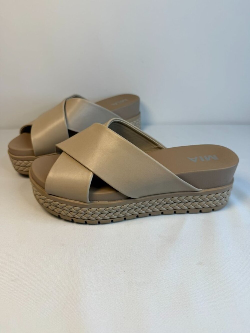 MIA Kornelia Platform Slide Sandals Women Size 8M Beige Cushioned Casual Shoes
